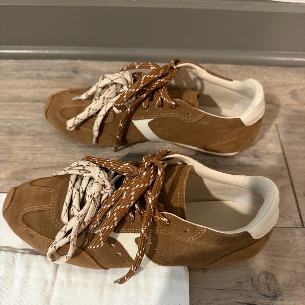 Larroude Stella Sneaker